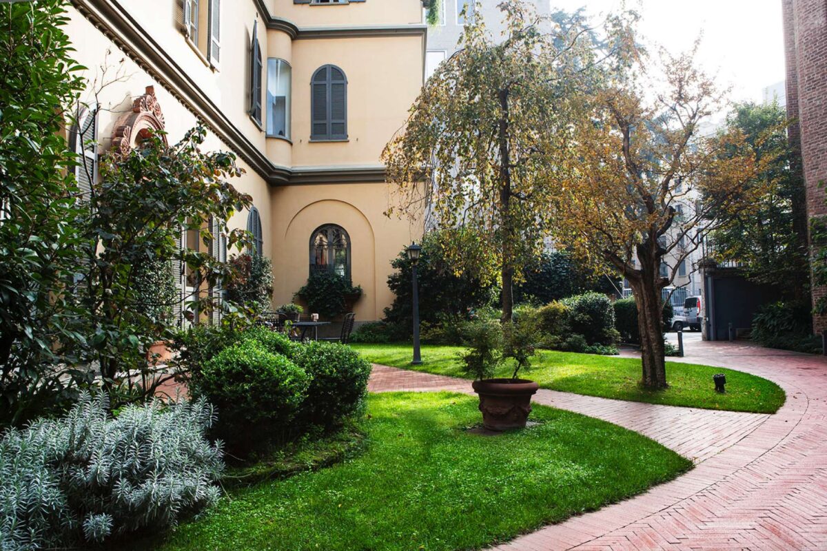 Cernaia Location - Brera Milano - cortile di giorno