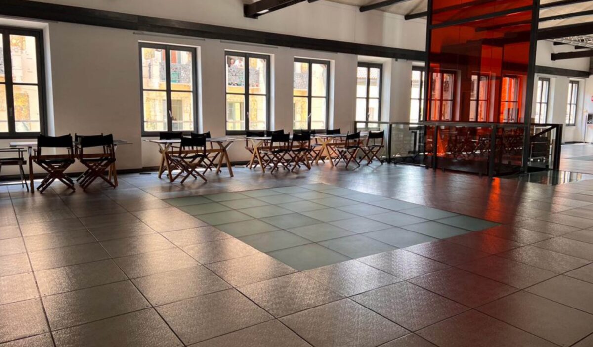 Atelier Eventi Oberdan - Porta Venezia - Pavimento led e sedie