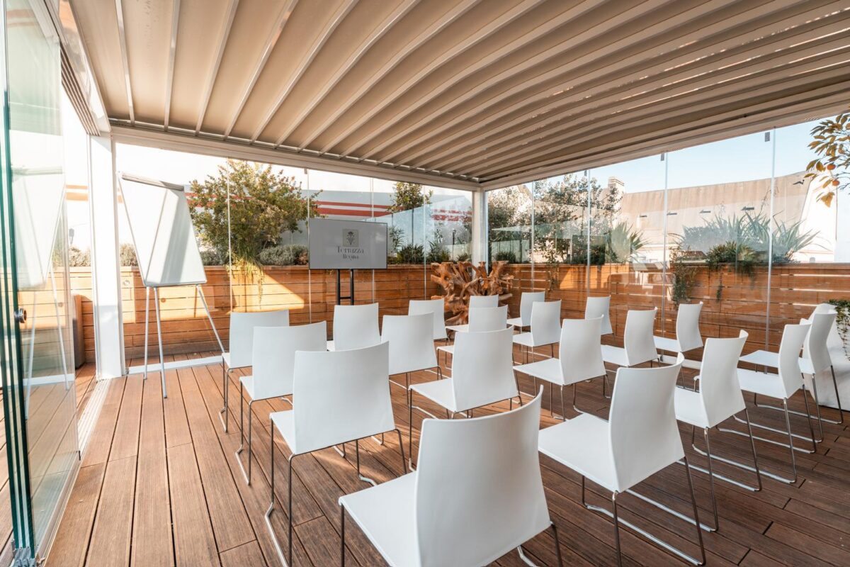 Terrazza Eventi Regina - Location 5 giornate Milano - Sedie per platea